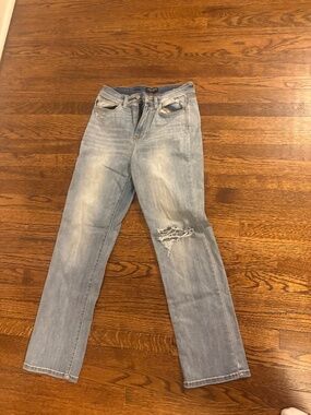 Judy Blue- Distressed High Waist Straight Jean- Size 29